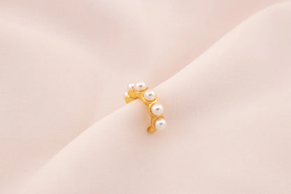 MULTI-PEARL EARCUFF