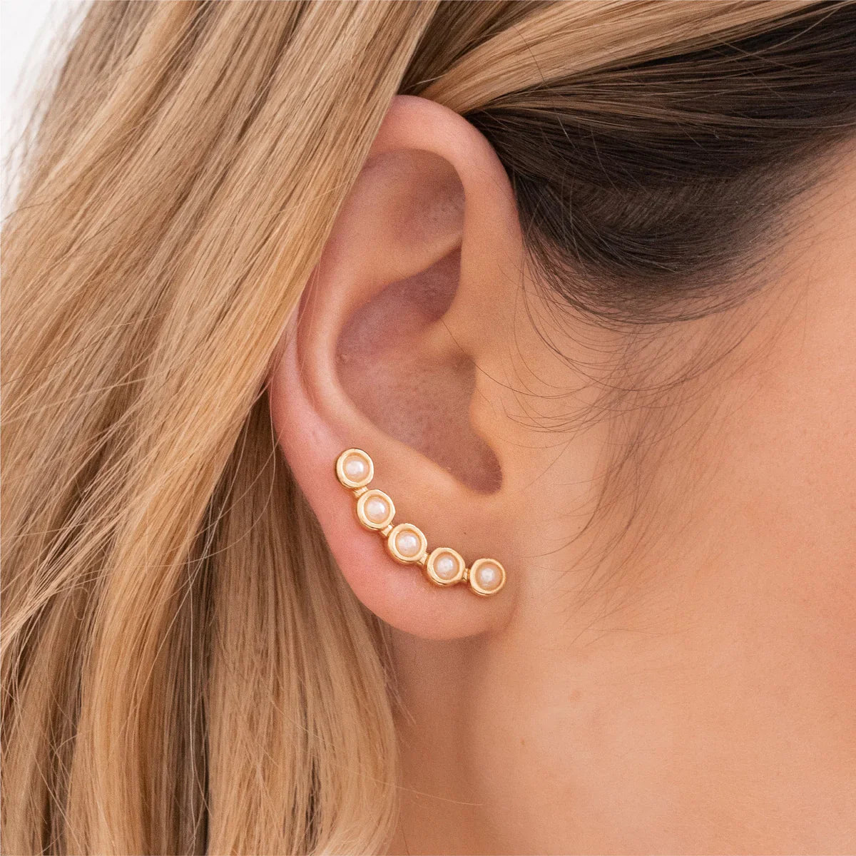 Curved Pearl Earrings